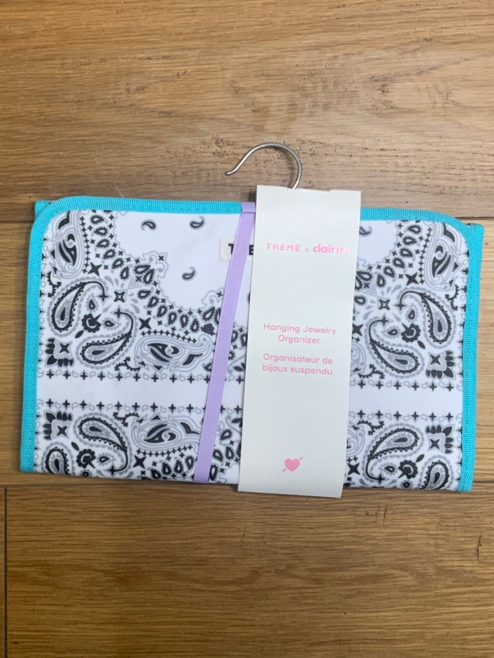 THEME x Claire’s Hanging Jewelry Organizer Bandana Design Black, White and Teal